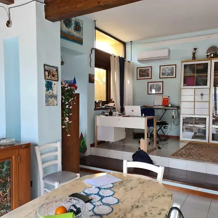 Giacaranda Villa